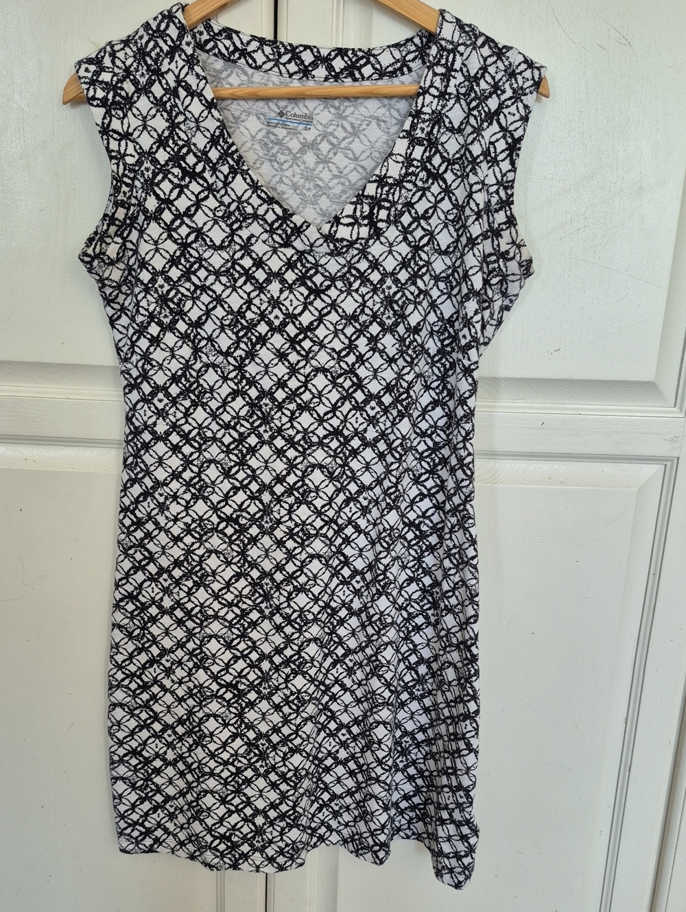 Columbia Black & White V‑Neck Midi Dress